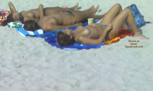 Pic #1Beach Voyeur
