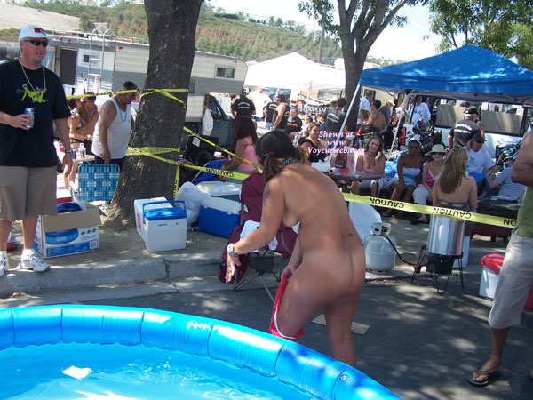 Pic #1Naked Girls At The Mooning Of The Trains 2