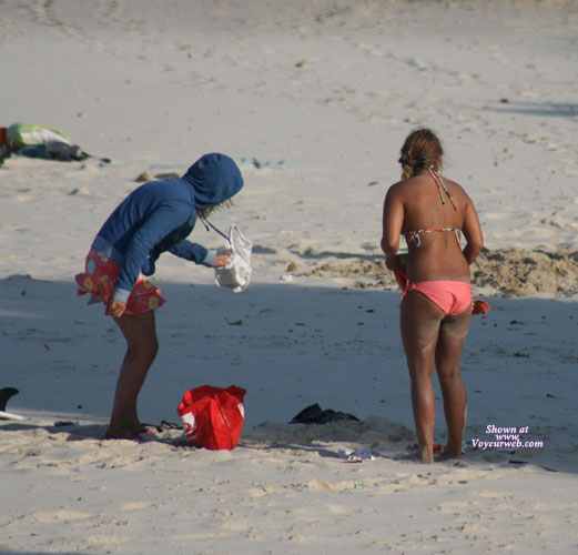 Pic #1Hot Girl Changing