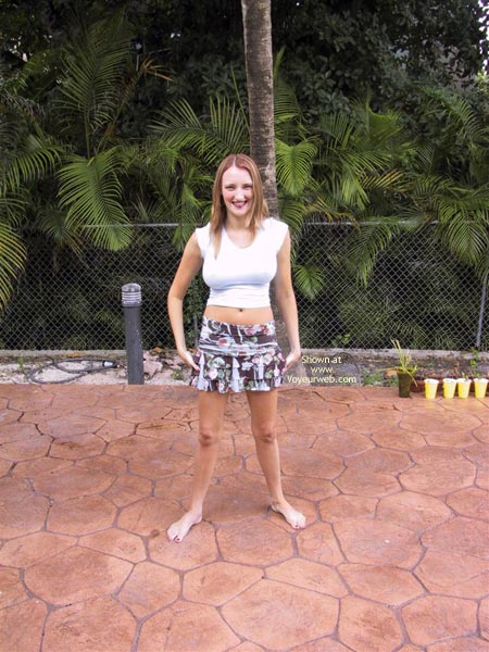 Pic #1Heatherpink Shows Her Tits By The Pool