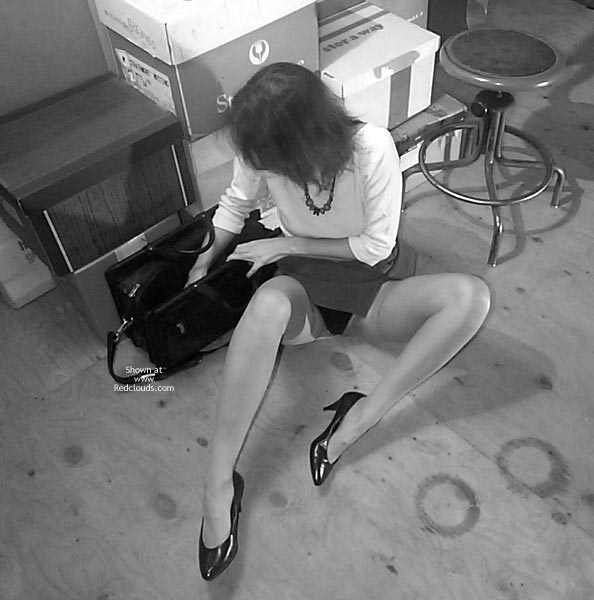 Pic #1 *Hy Part 3:  ~Lara~ Performance Review