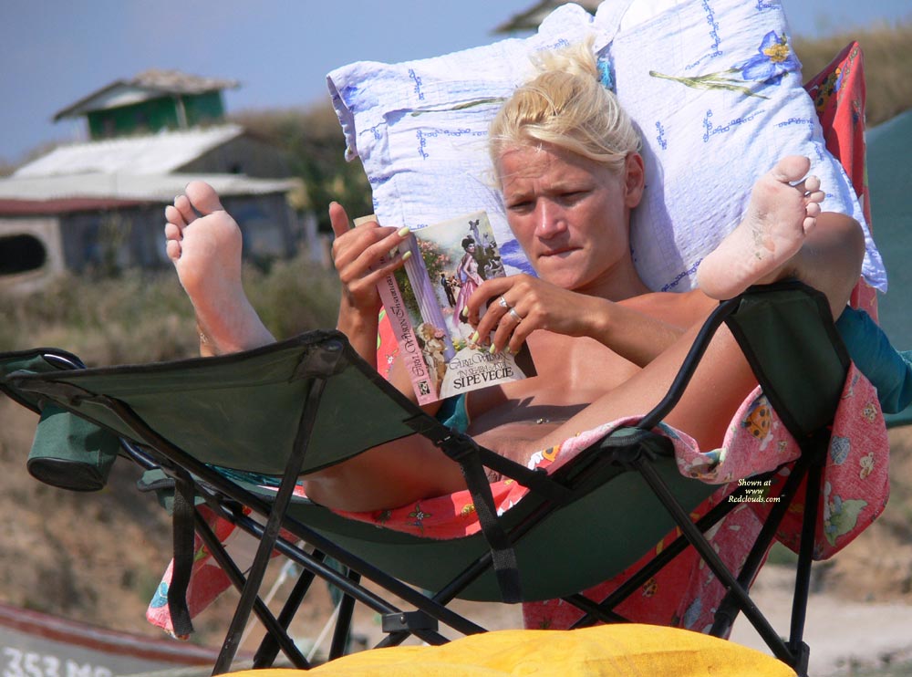 Pic #1Nude Beach Pussy: Reading - Beach Pussy
