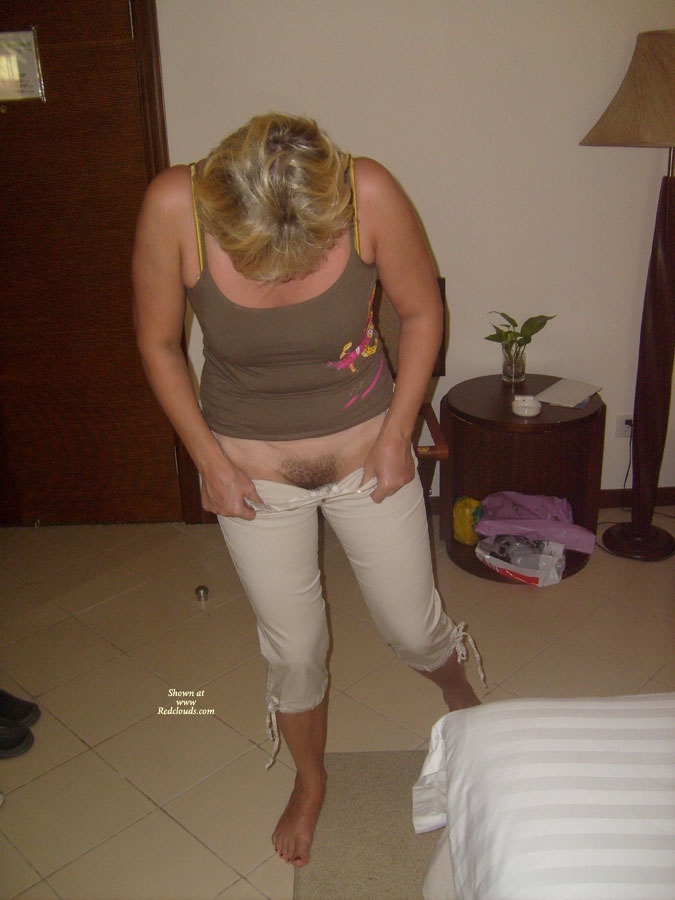Pic #1Voyeur