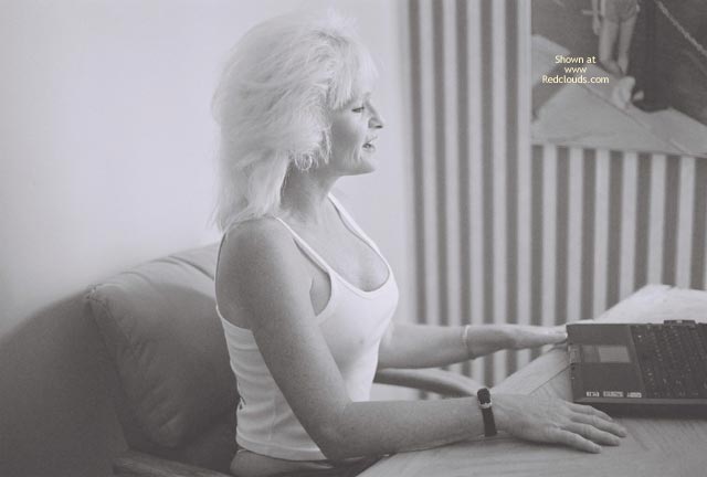 Pic #1Hot-Buff-Mom