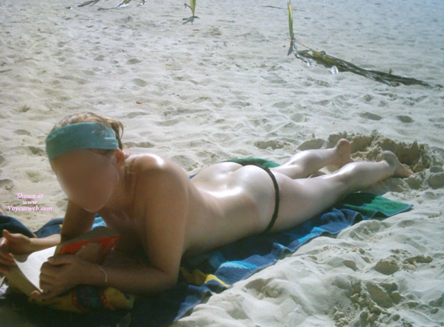 Pic #1Nude Wife:&nbsp;Beach