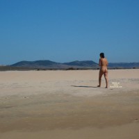 Pic #1 Beach Voyeur:&nbsp;Girl On Beach