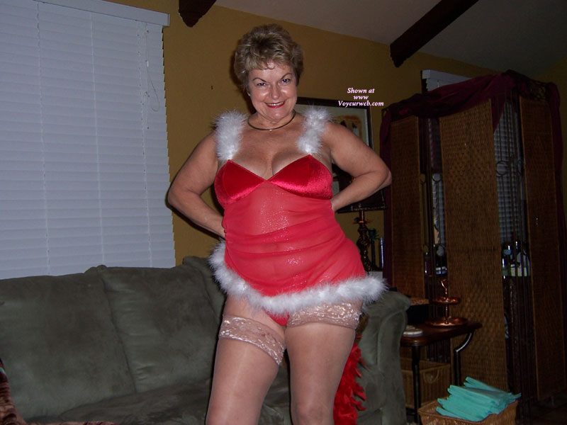 Pic #1Topless Amateur, Mary's Valentine Outfit