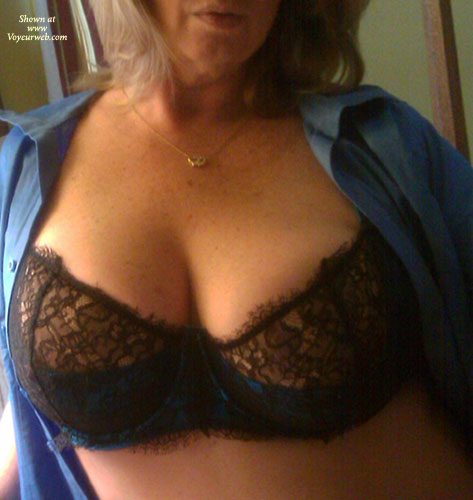 Pic #1Amateur in Lingerie, Feeling Blue