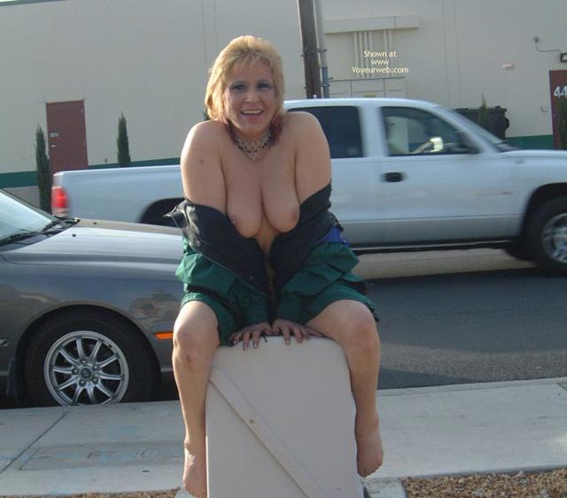 Pic #1Torri Nude In Public
