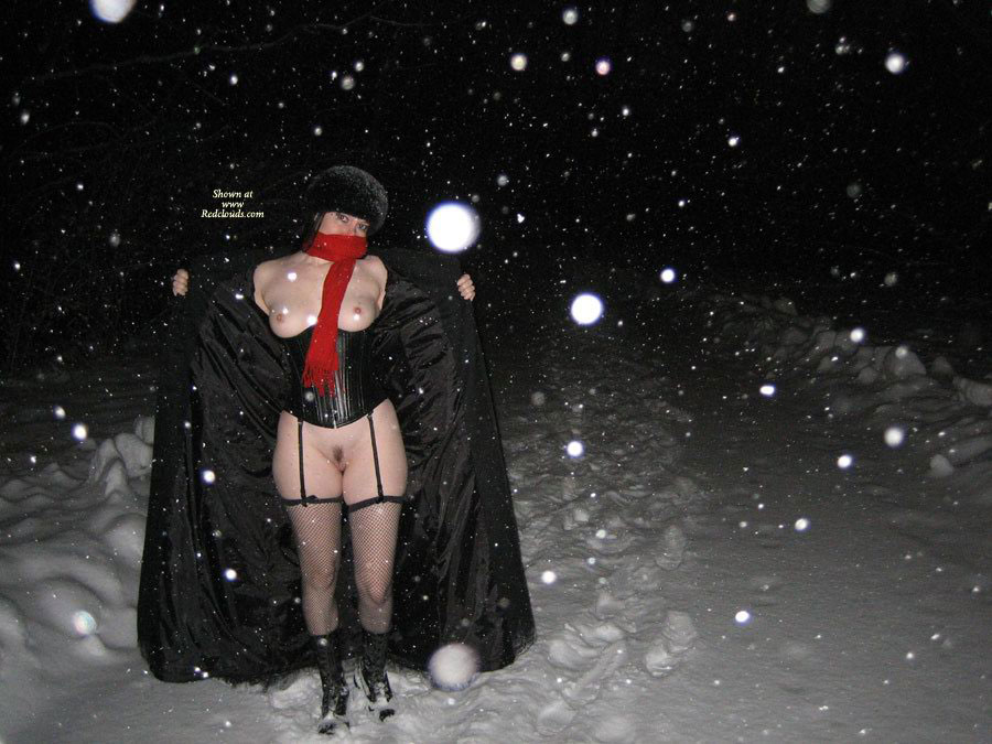 Pic #1Bella Returns