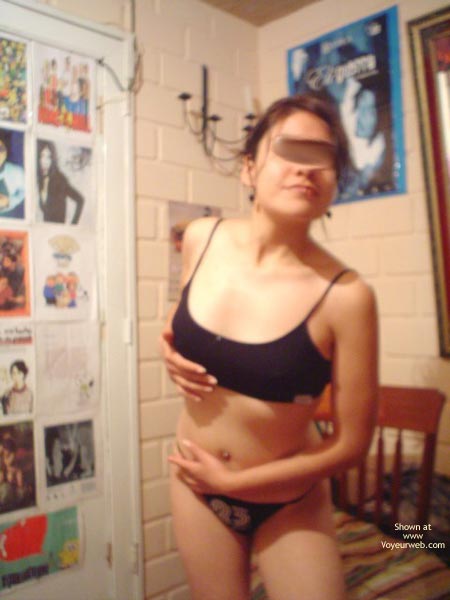 Pic #1Jenny, La Ponedora