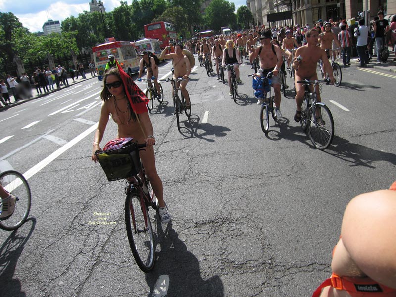 Pic #1Hot Nipples Nude Bike Ride