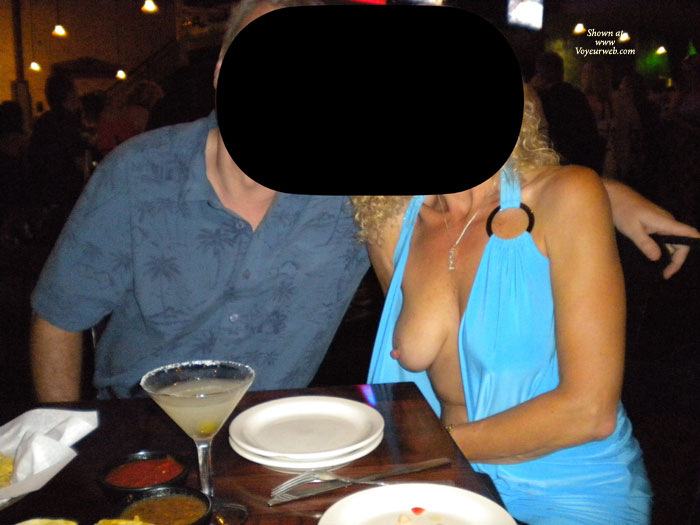 Pic #1Topless Amateur:&nbsp;Fun Night In The Bar