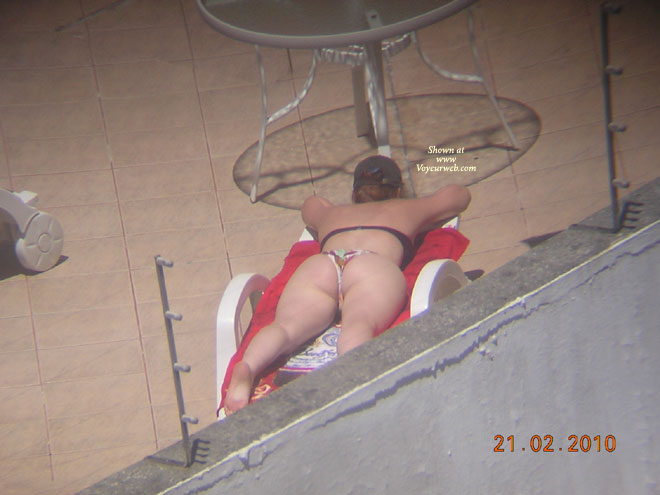 Pic #1 Beach Voyeur:&nbsp;Sweet Neighbor - Voyeur