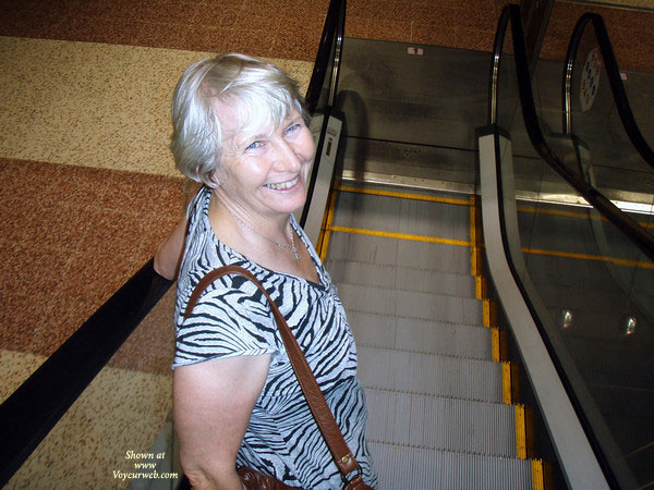 Pic #1Topless Wife:&nbsp;At The Mall