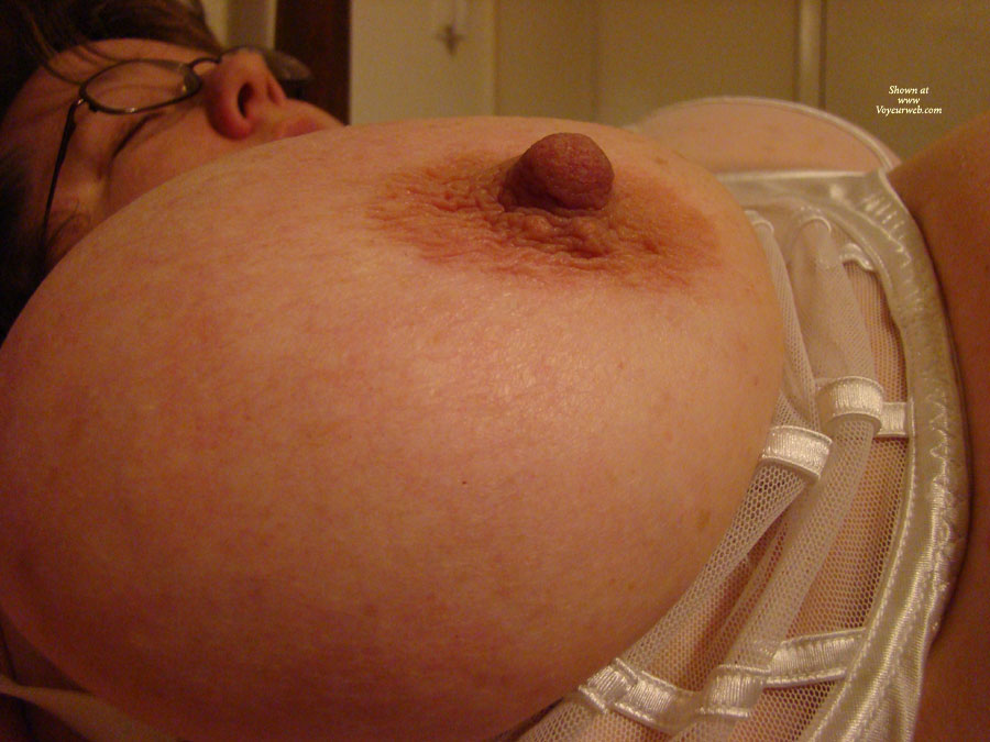 Pic #1 Topless Wife, 44 Ddd