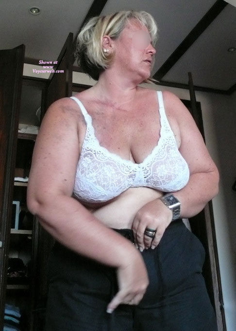 Pic #1 Topless Amateur, Maria Perverse-Falleuter