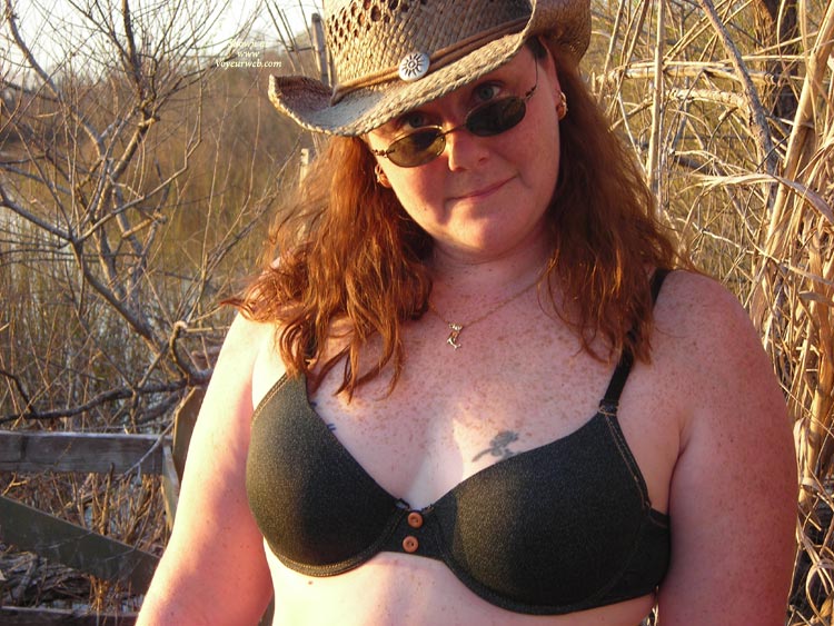 Pic #1Topless Girlfriend:&nbsp;In The Duck Blind