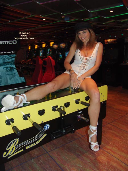Pic #1Bum Plays Arcade