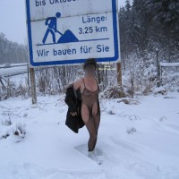 Pic #1 Nude Girlfriend on heels:&nbsp;Snow Mix