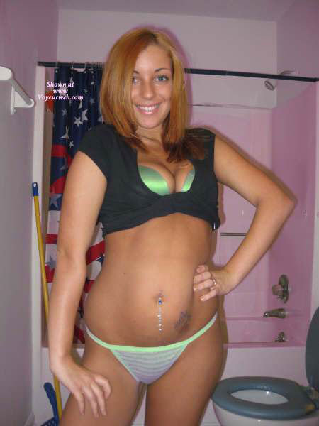 Pic #1 Pantieless Amateur Sexy In Tennessee