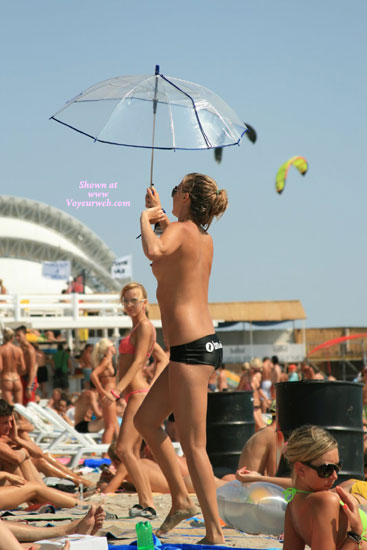 Pic #1Beach Voyeur:&nbsp;Hot Chicks At The Beach