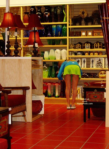 Pic #1Flash In Store, Then A Walk