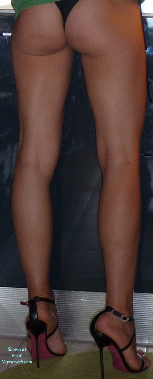 Pic #1Nude Amateur on heels NH Stiletto