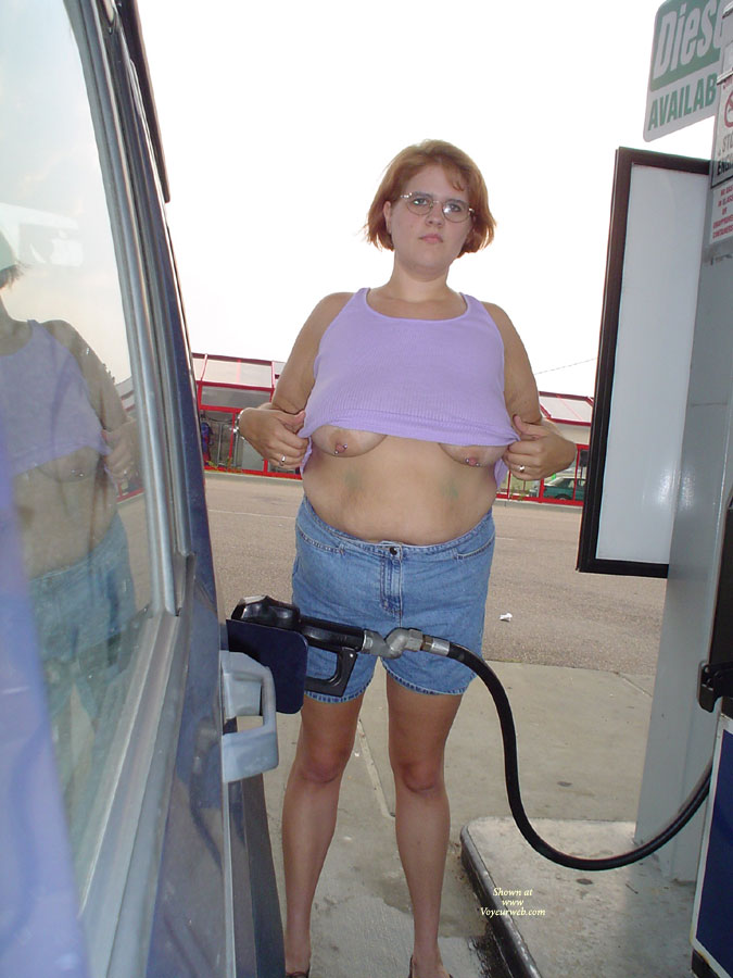 Pic #1Topless Wife:&nbsp;*ST More Short Top Pics