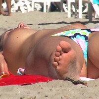 Pic #1 Beach Voyeur:&nbsp;Hi There