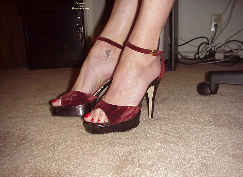 Pic #1 Friend in Lingerie Nice Ass In Front Of The Fireplace