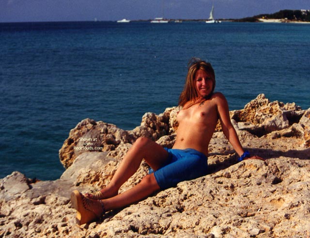 Pic #1Sex Kitten In Paradise