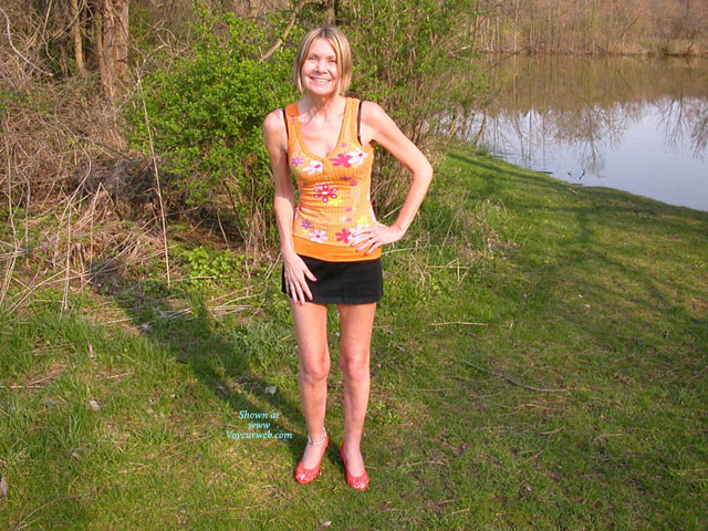 Pic #1Nude Amateur:&nbsp;Katie Out And About