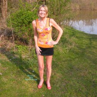 Pic #1 Nude Amateur:&nbsp;Katie Out And About