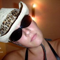 Pic #1C&acute;s leather pics