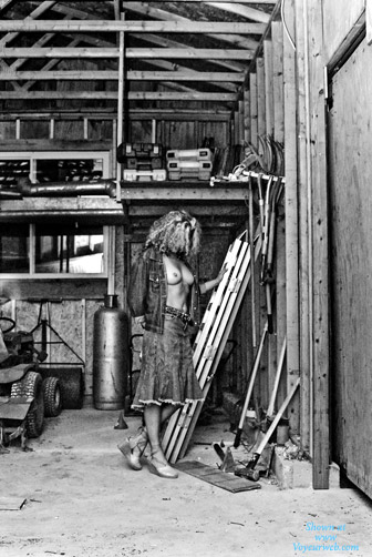 Pic #1 Nude Me on heels NH Some Old Heels