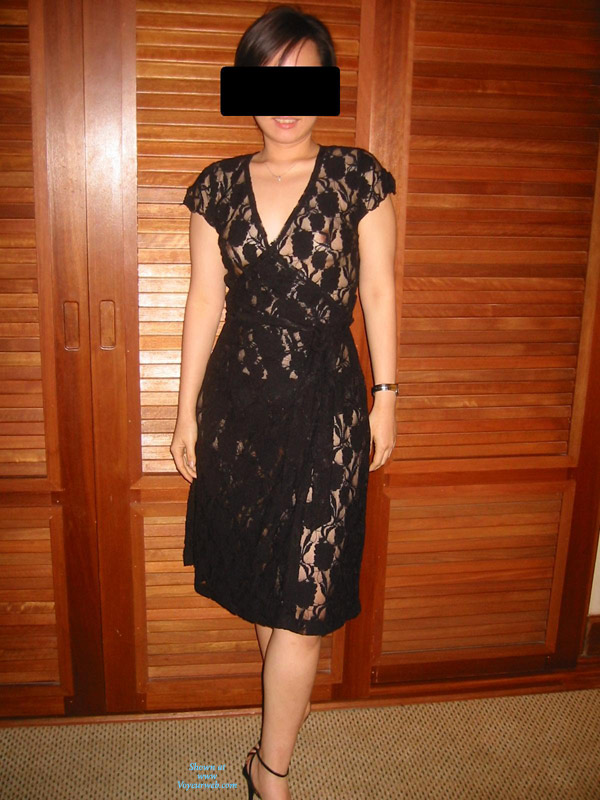 Pic #1 Topless Amateur Girlfriend Being Sexy