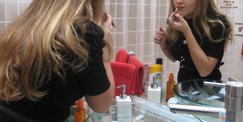 Pic #1Horny 32 Y/O Wife