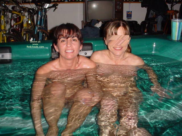 Pic #1Brunette - Eating Pussy