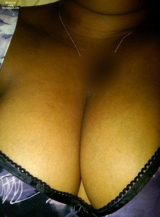 Pic #1 Topless Girlfriend Testing The Waters