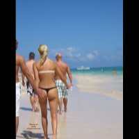 Pic #1Beach Voyeur:&nbsp;Beach Sexy Bums And Titties