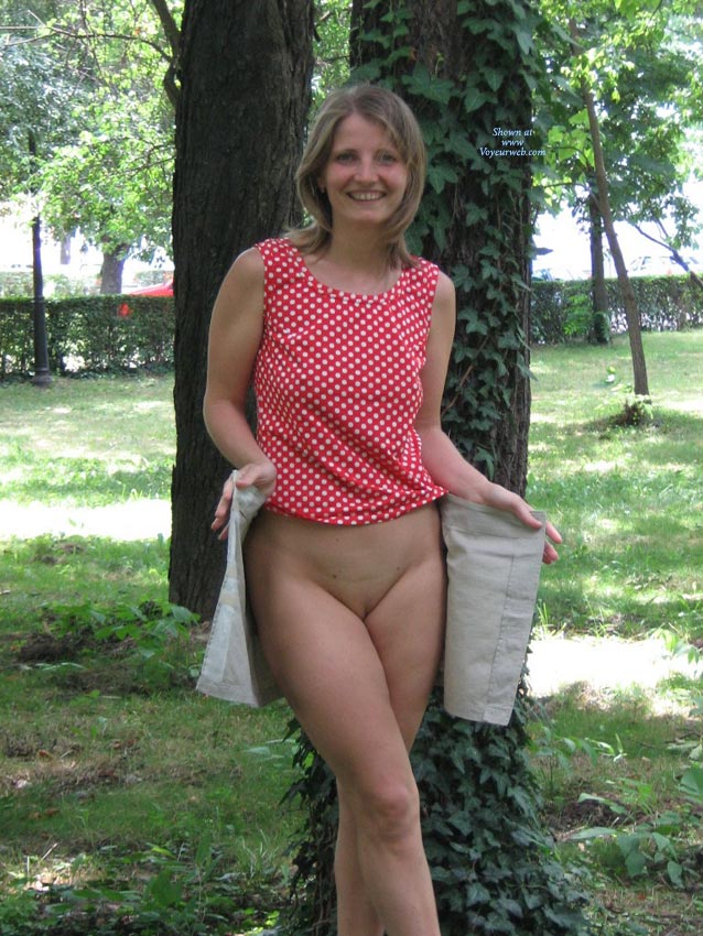 Pic #1Pantieless Amateur:&nbsp;*ST In The Park