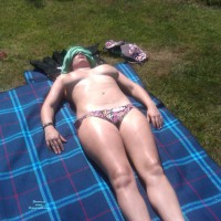 Pic #1 Nude Girlfriend:&nbsp;Out In The Garden