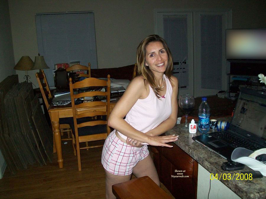 Pic #1Topless Wife Alisha