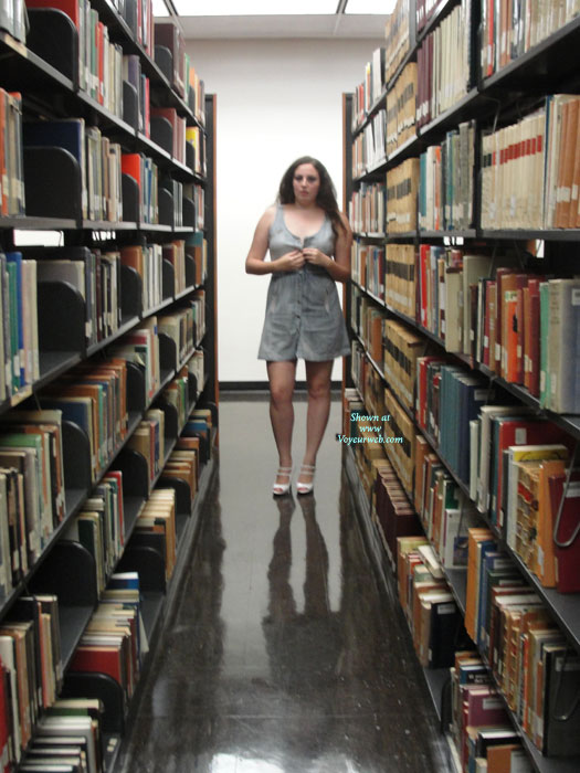 Pic #1Nude Friend:&nbsp;Li'l Emily Nude On Heels In The Library
