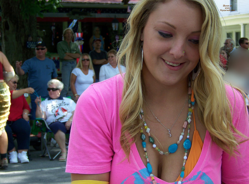 Pic #1 Street Voyeur:&nbsp;Parade