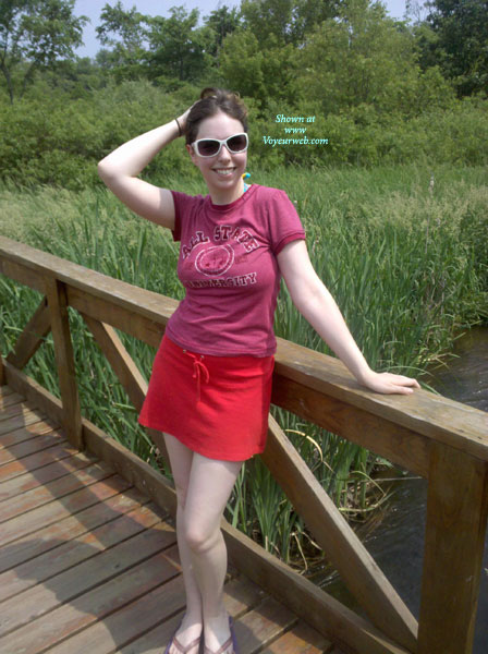 Pic #1Nude Girlfriend:&nbsp;*SP Playing In The Park