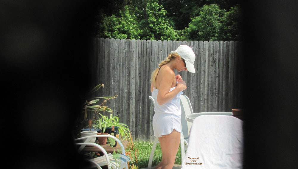 Pic #1Street Voyeur:&nbsp;Through The Fence