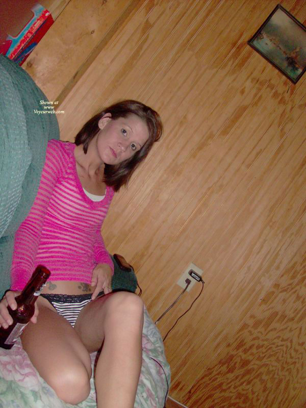 Pic #1 Nude Amateur Posing