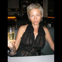 Pic #1 Amateur dressed sexy El